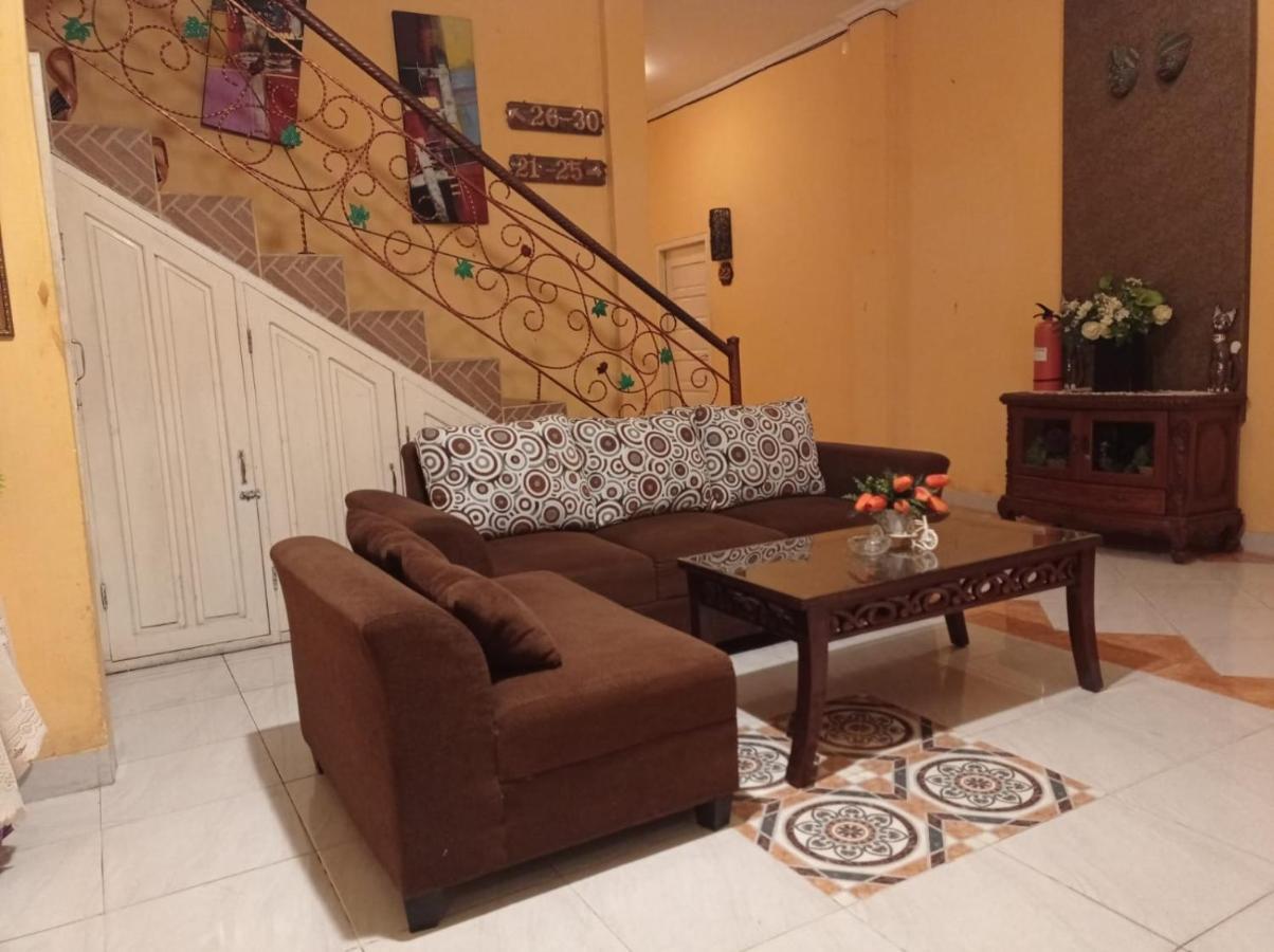 Hotel Nayora Prabumulih Perabumulih Exterior foto